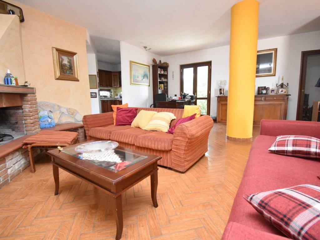 Villa a Montecorvino pugliano in Via Basilicata - Foto 5