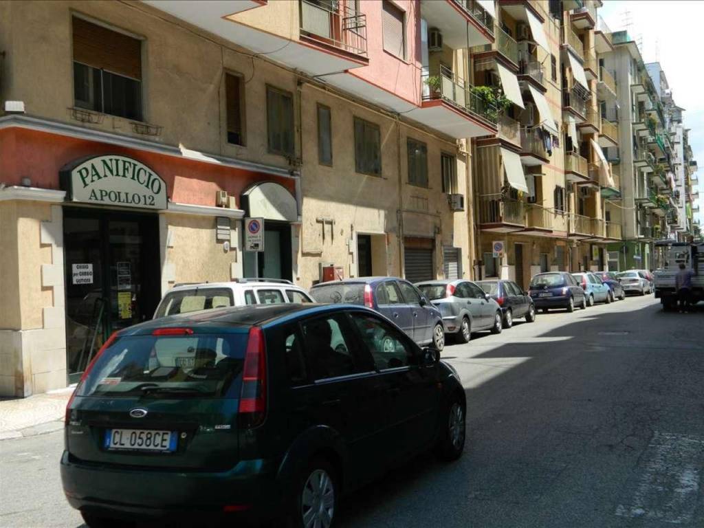 Immobile a Taranto in via via G. Cugini 36; via Generale Messina 81 - Foto 2