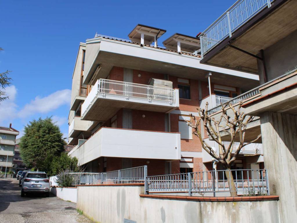 Immobile a Teramo in viale della Resistenza 19 - Foto 2