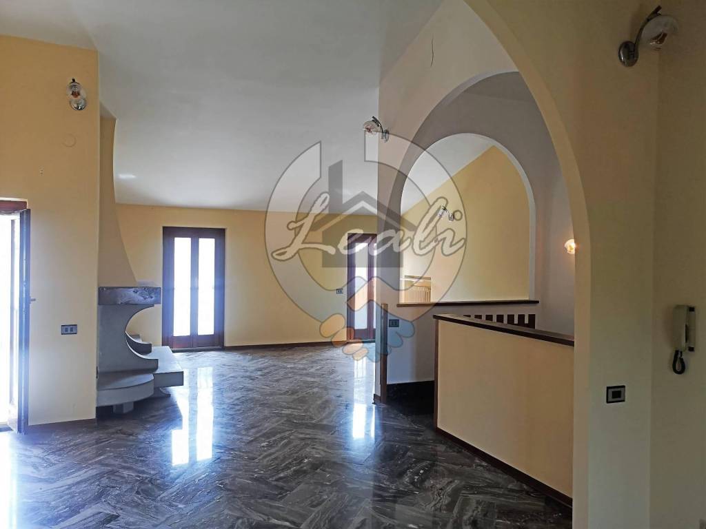 Appartamento a Montegiorgio in Via Tigno - Foto 5