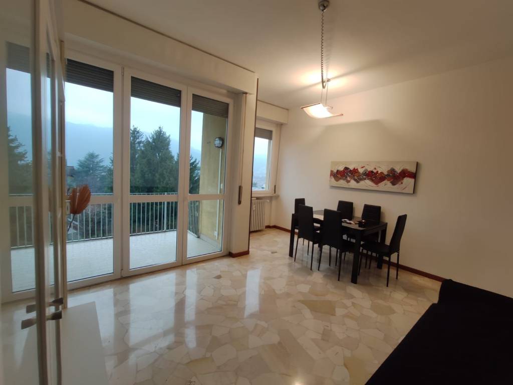 Appartamento a Como in Via Francesco Crispi, 45 - Foto 2