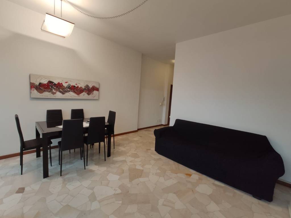 Appartamento a Como in Via Francesco Crispi, 45 - Foto 3