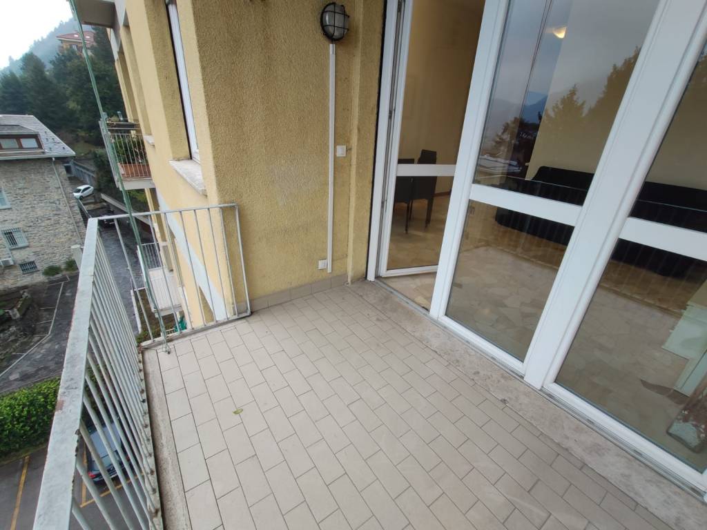 Appartamento a Como in Via Francesco Crispi, 45 - Foto 4