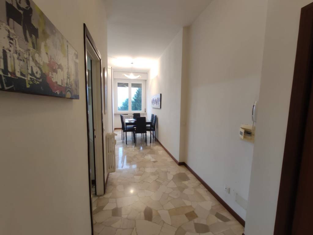 Appartamento a Como in Via Francesco Crispi, 45 - Foto 5