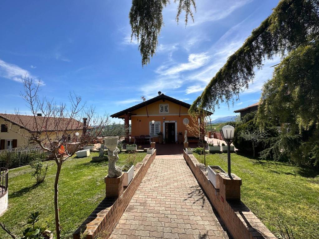 Villa a Serrapetrona in Via Colli - Foto 2