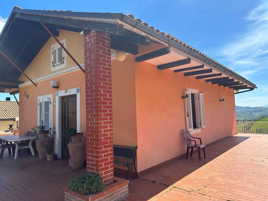 Villa a Serrapetrona in Via Colli - Foto 4