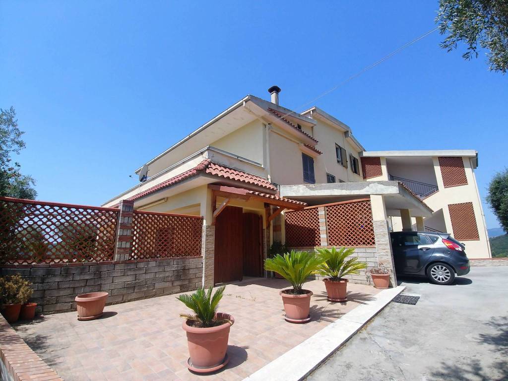 Palazzo / stabile a Santi cosma e damiano in Via Ceracoli, 1256 - Foto 2