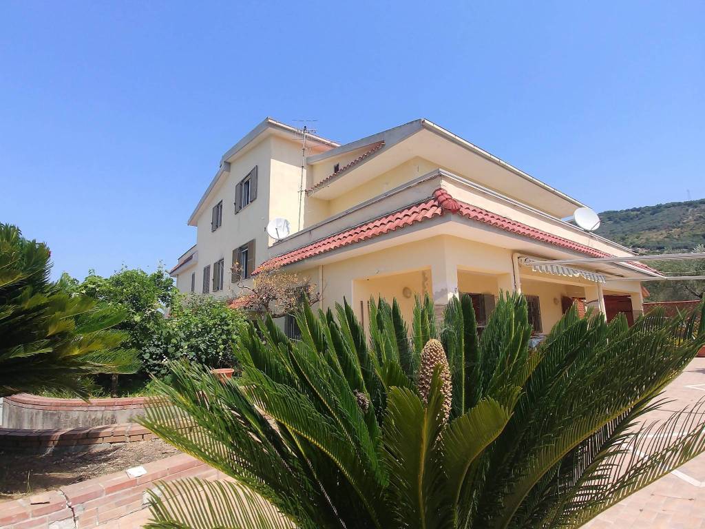 Palazzo / stabile a Santi cosma e damiano in Via Ceracoli, 1256 - Foto 5