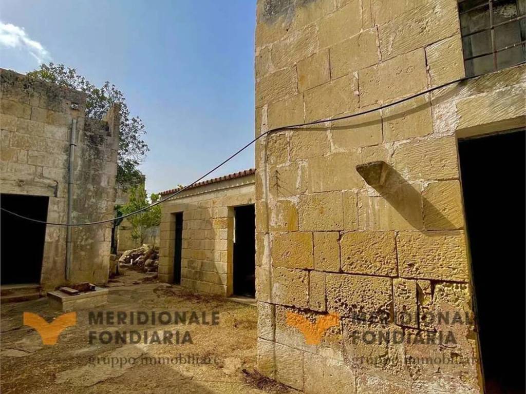Villa a Martano in Via Catumerea, 192 - Foto 2