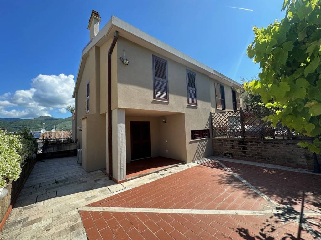 Villa a Terni in STRADA DELLA ROMITA, 69 - Foto 2