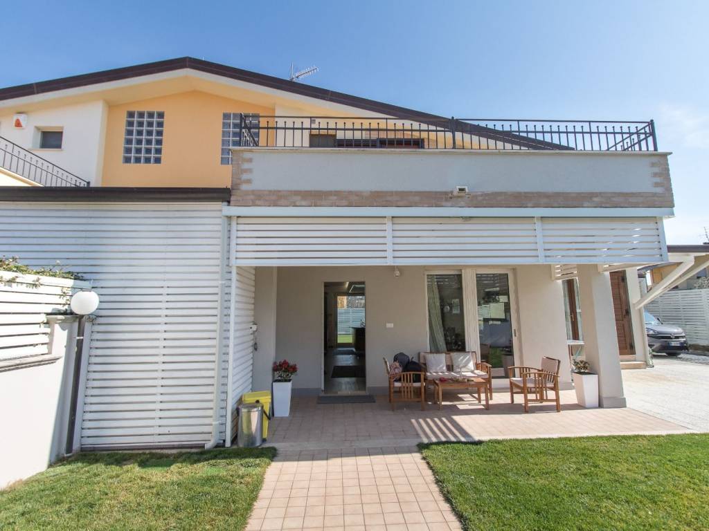 Villa a Montesilvano in Strada Comunale Colle Vento - Foto 4