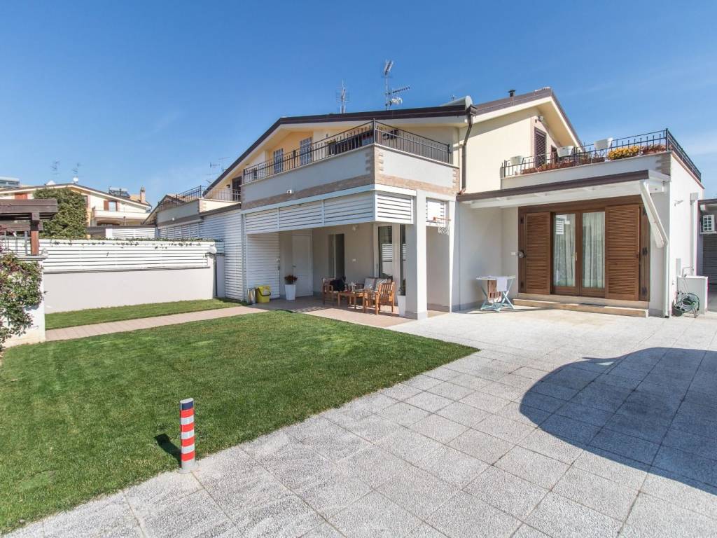 Villa a Montesilvano in Strada Comunale Colle Vento - Foto 5