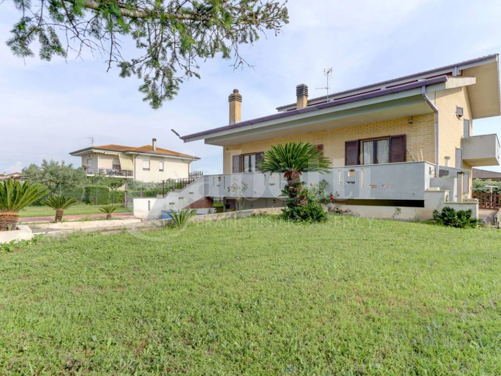 Casa indipendente a Latina in Strada Madera, 0 - Foto 2