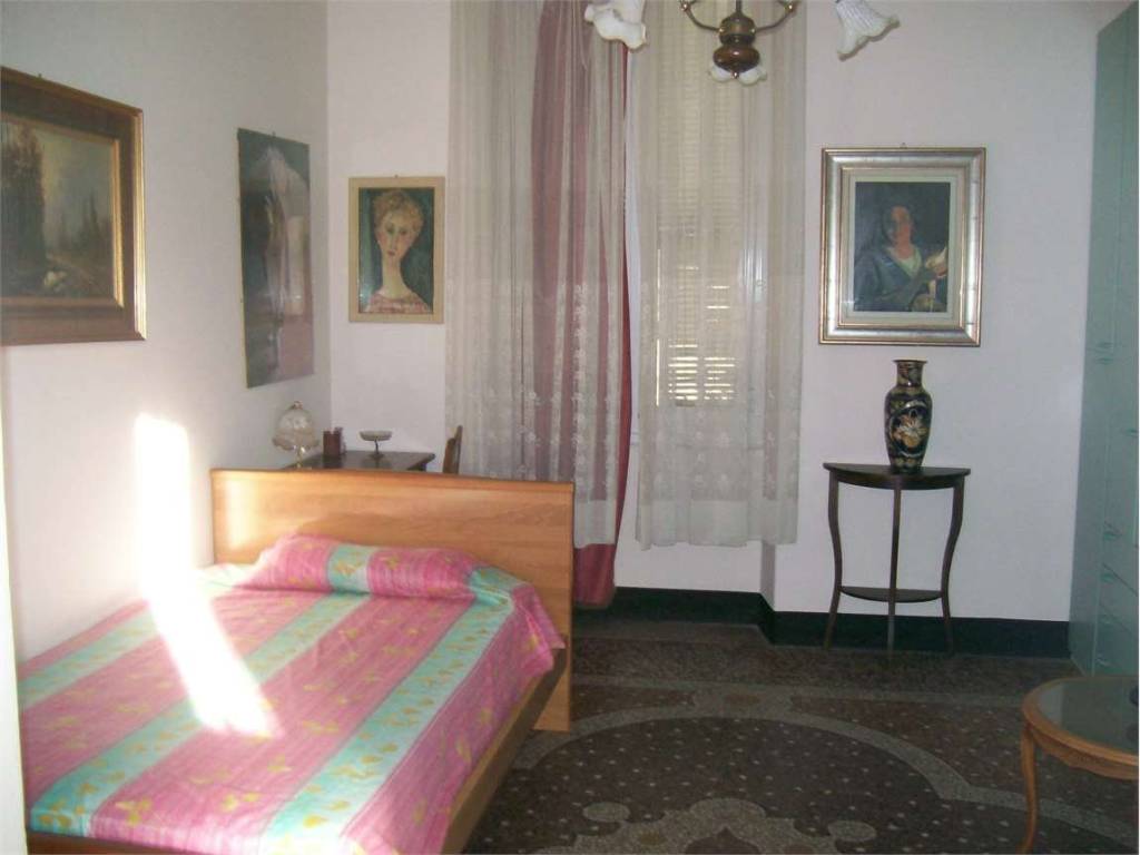 Appartamento a Albenga in Viale Martiri della Libertà - Foto 3