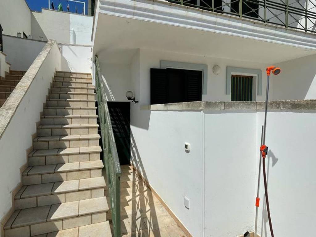 Palazzo / stabile a Castrignano del capo in Via Ugo Foscolo - Foto 4