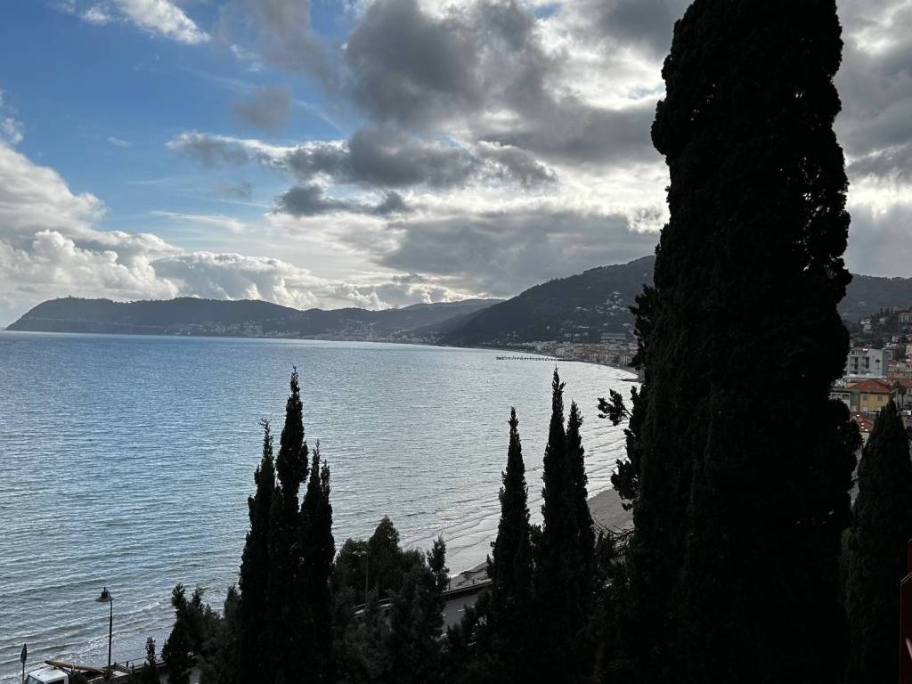 Appartamento a Alassio in Via Ippolito Riccardo Gallo, 43 - Foto 4