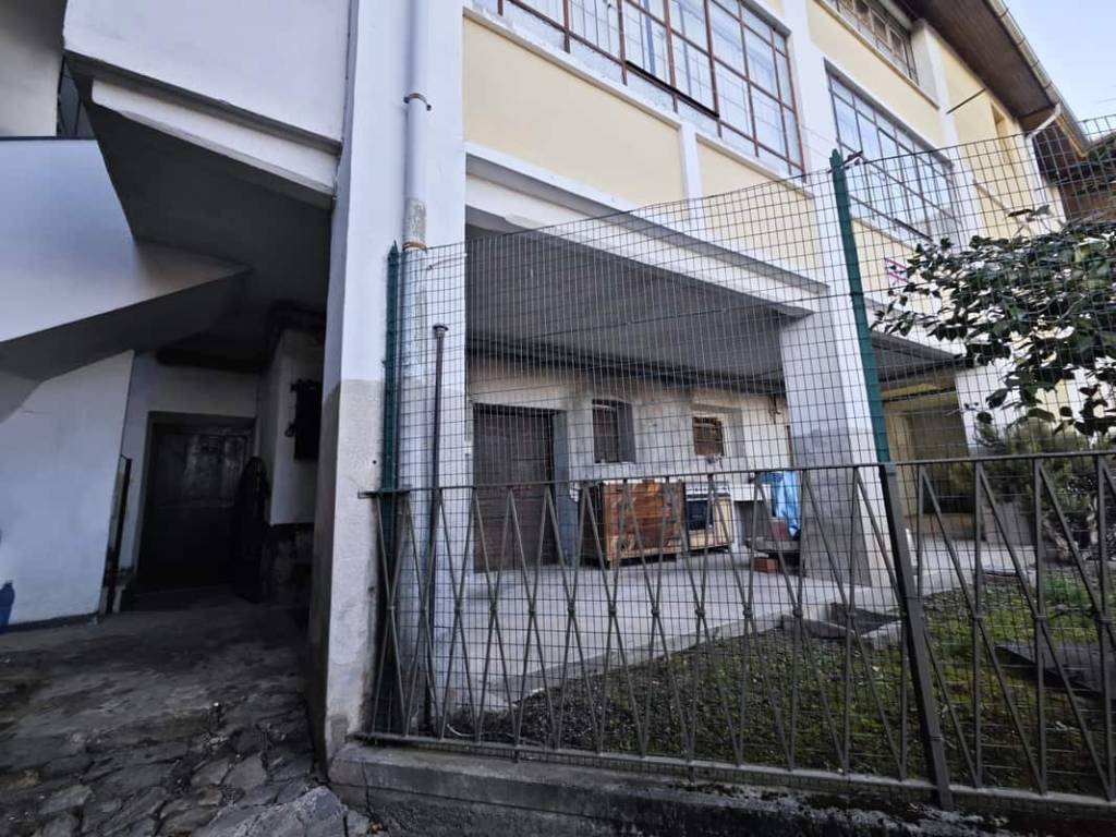 Casa indipendente a Borgosesia in Via per Foresto, 11 - Foto 2