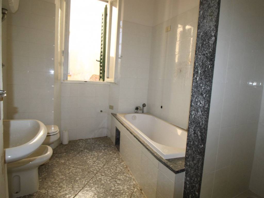 Appartamento a Montevarchi in Via Ventiquattro Maggio - Foto 5