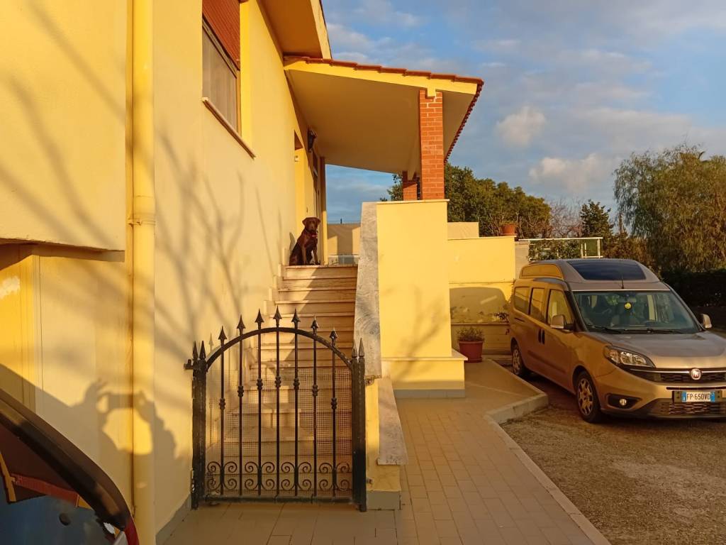 Villa a Aprilia in Via Cervio, 15 - Foto 3