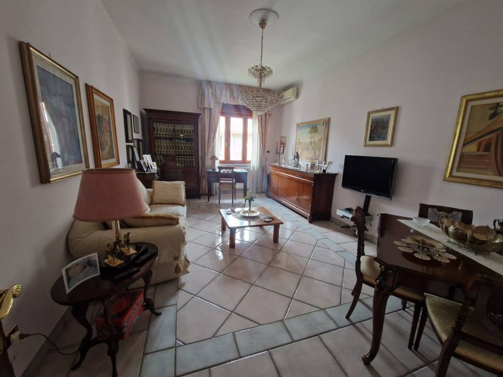 Appartamento a Avellino in Viale San Francesco d'Assisi, 12 - Foto 2