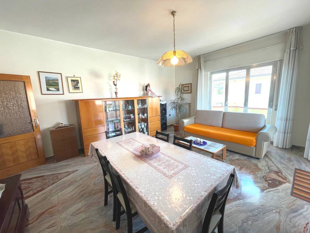 Appartamento a Alba adriatica in Via Mincio - Foto 2