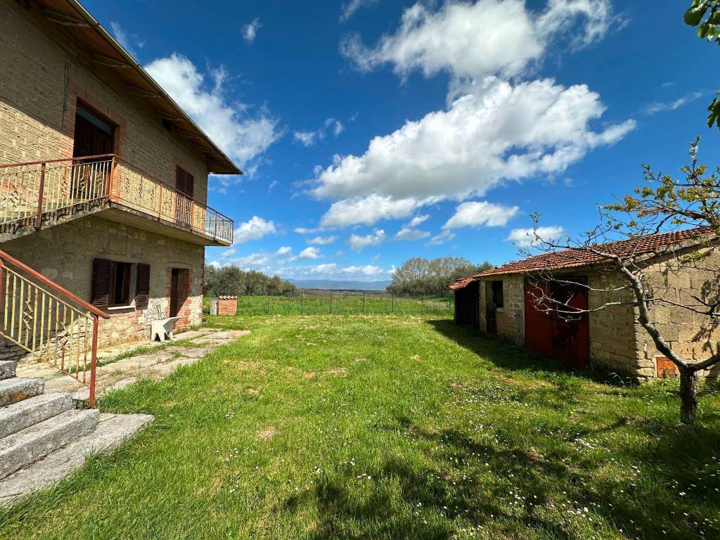 Villa a Castiglione del lago in Via XXV Aprile, 3 - Foto 2