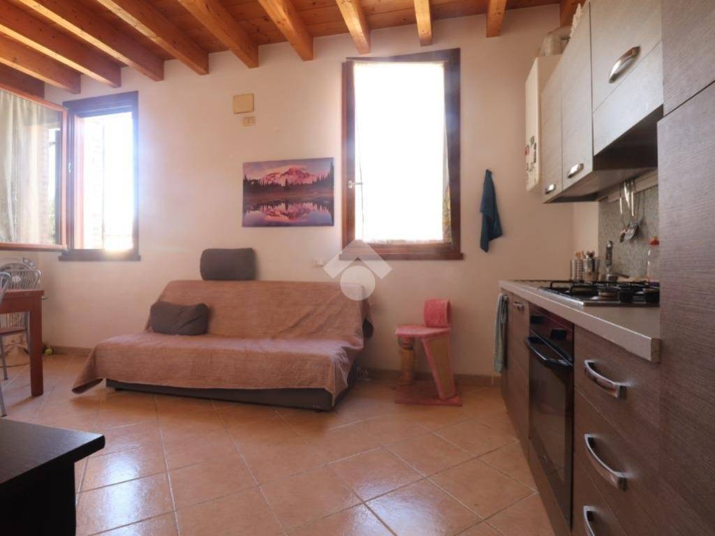 Appartamento a Porto mantovano in Via Gramsci, 1 - Foto 2