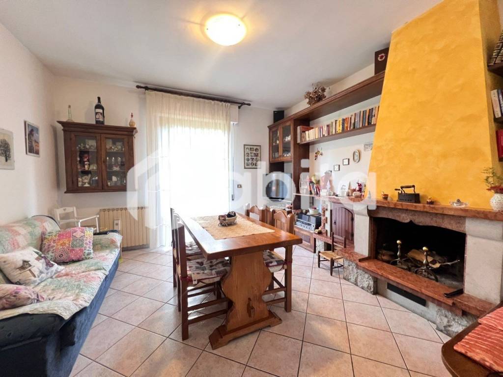 Appartamento a Bucine in VIA TRENTO - Foto 2