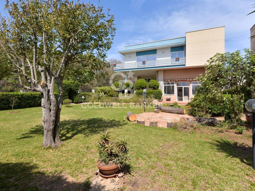 Villa a Lecce in Viale Cristoforo Colombo - Foto 2