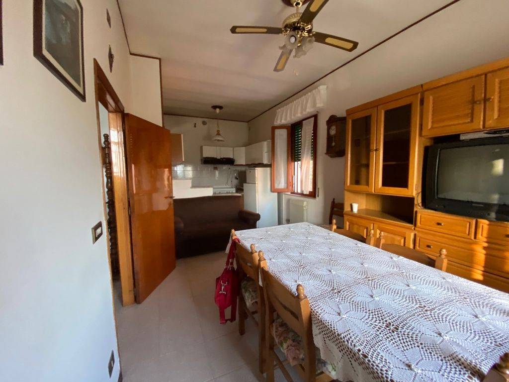 Villa a Castiglione del lago in Via XXV Aprile, 3 - Foto 4