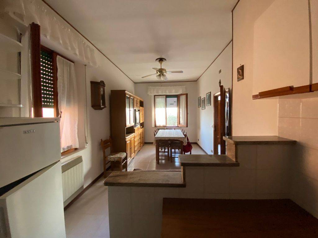 Villa a Castiglione del lago in Via XXV Aprile, 3 - Foto 5