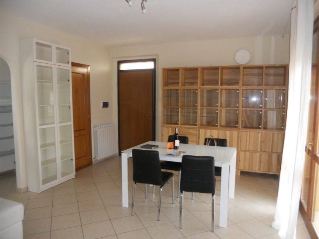 Appartamento a Castiglione del lago in Via XXV Aprile, 3 - Foto 2