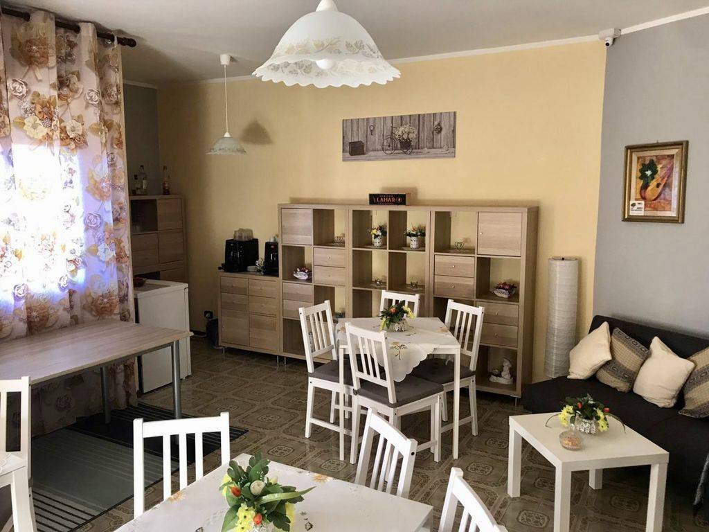 Appartamento a Castiglione del lago in Via Trasimeno, 5 - Foto 2