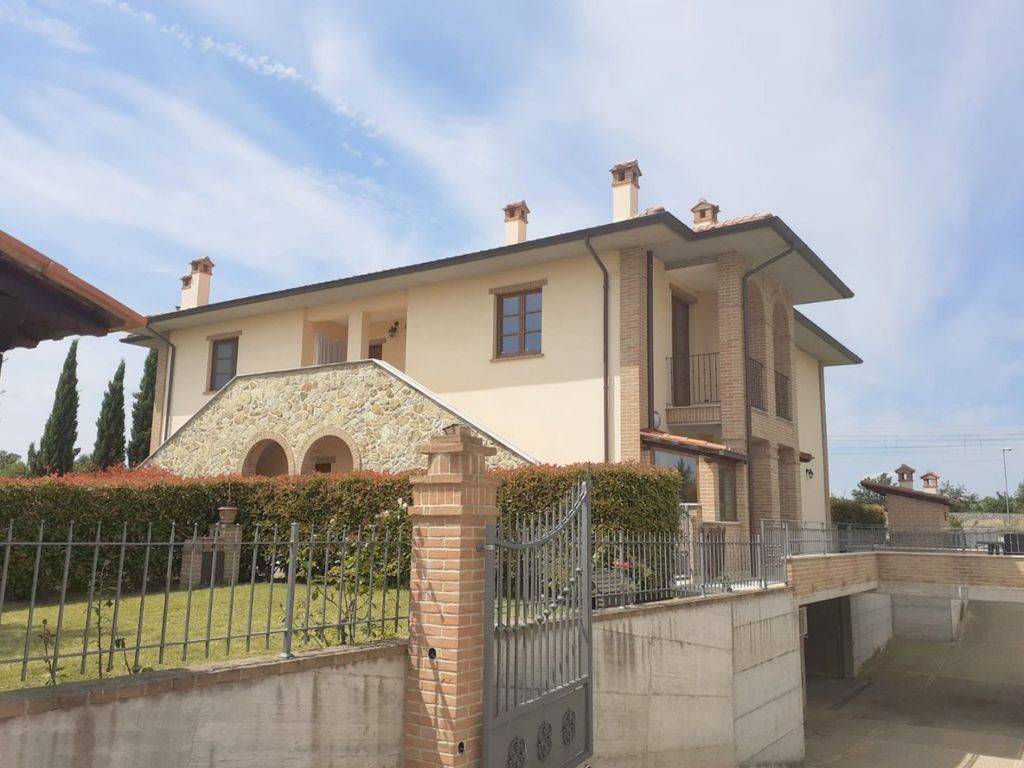 Appartamento a Castiglione del lago in Via XXV Aprile, 3 - Foto 4
