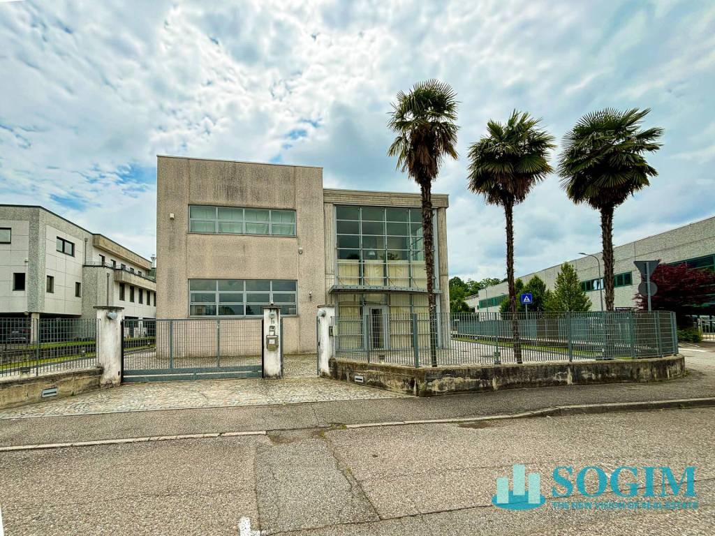 Immobile a Azzate in via 2 giugno, 15 - Foto 2