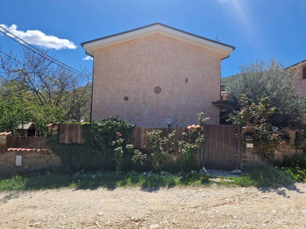 Villa a Rocca di botte in SP27a - Foto 3
