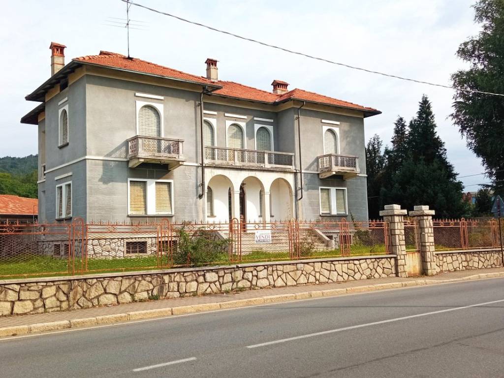 Casa indipendente a Gattinara in Viale Guglielmo Marconi, 43 - Foto 2