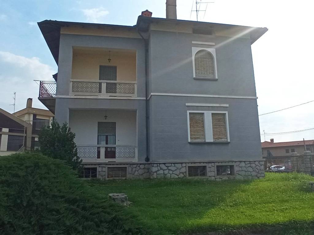 Casa indipendente a Gattinara in Viale Guglielmo Marconi, 43 - Foto 3