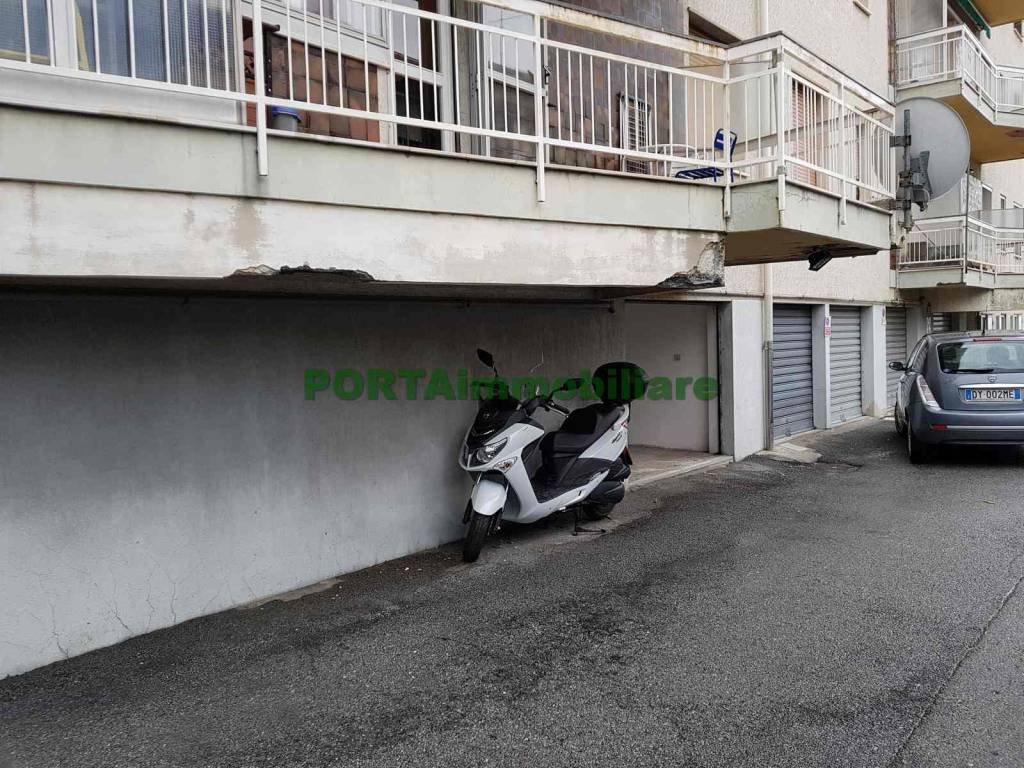 Box / garage a Savona in Via Genova, 17 - Foto 4