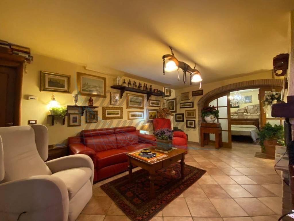 Casa indipendente a Rosignano marittimo in Via Forlì - Foto 2