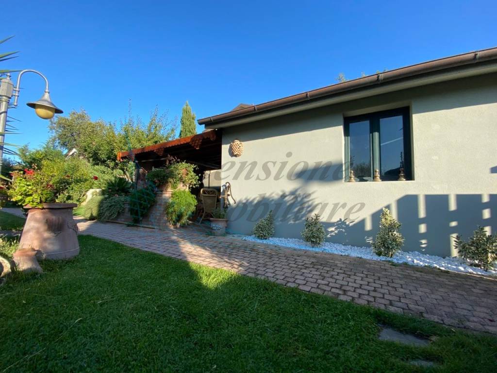 Casa indipendente a Rosignano marittimo in Via Forlì - Foto 5