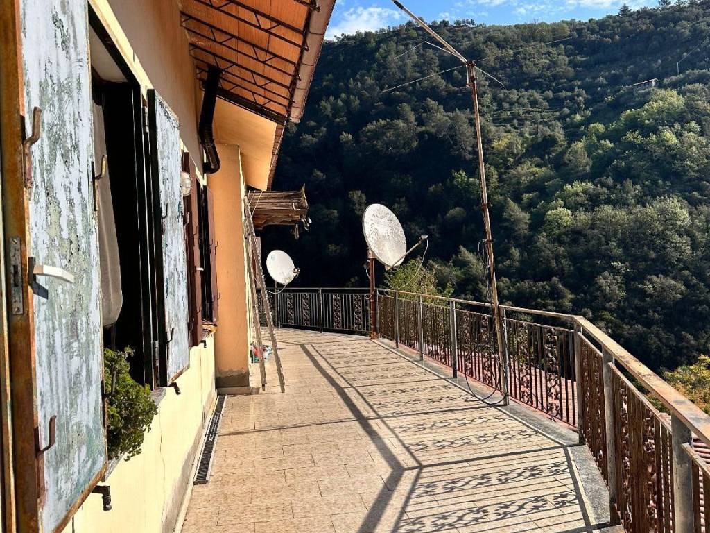 Villa a Dolceacqua in Via Provinciale - Foto 4