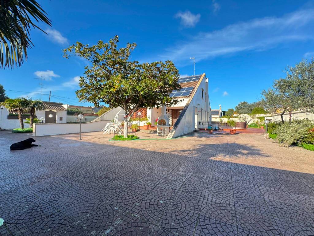 Villa a Lecce in Via Marisa Bellisario, 4 - Foto 2