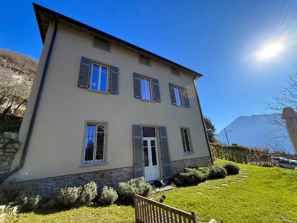 Villa a Argegno in Via Provinciale - Foto 2