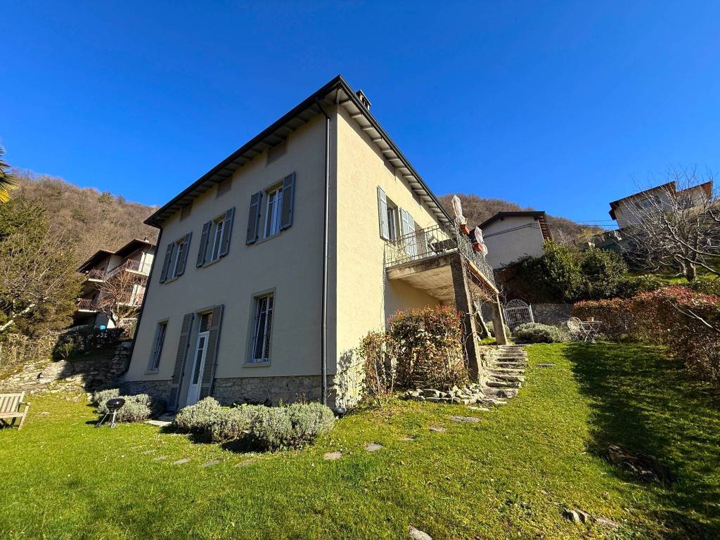 Villa a Argegno in Via Provinciale - Foto 4