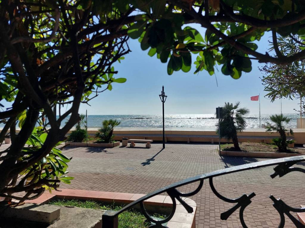 Appartamento a San bartolomeo al mare in Largo dei Giardini - Foto 2