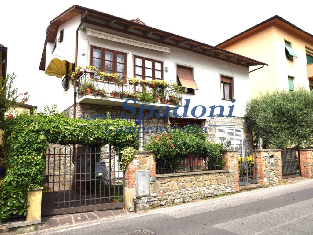 Villa a Massa e cozzile in Via Vangile, 15 - Foto 2