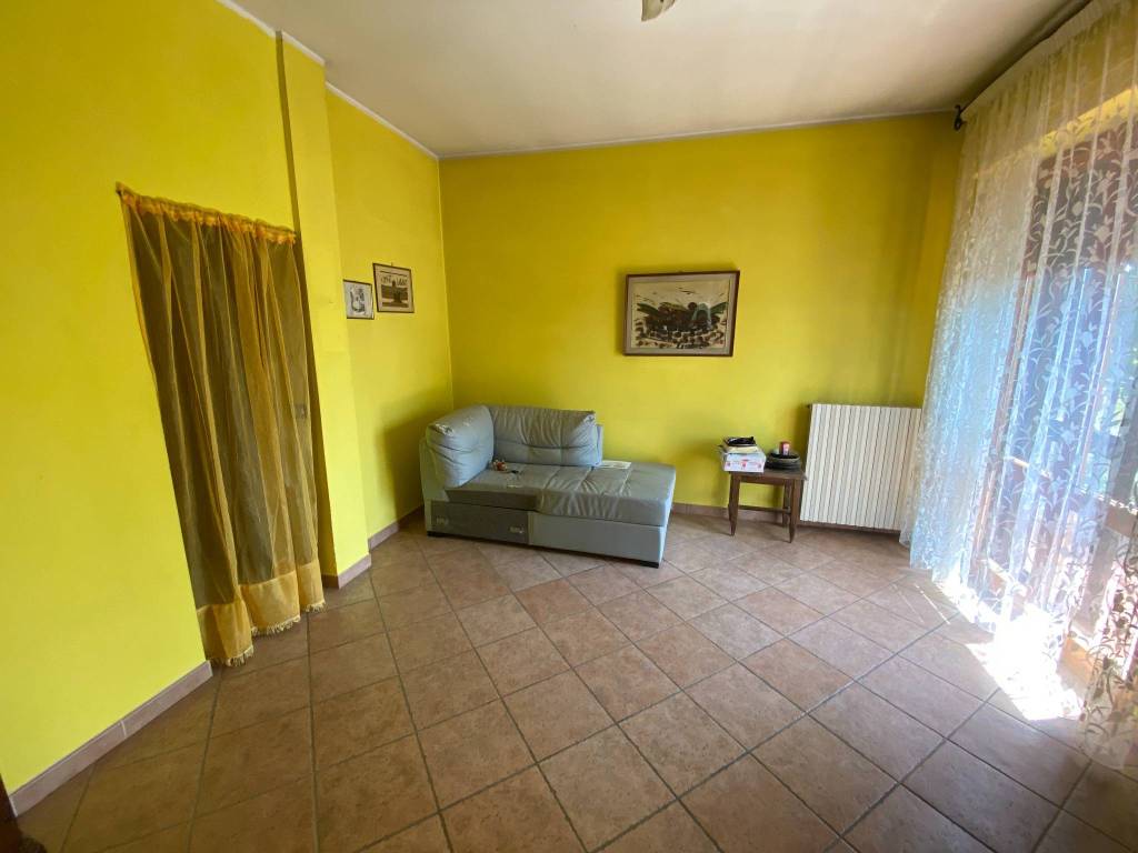 Casa indipendente a Castiglione del lago in Via Chiusi - Foto 5