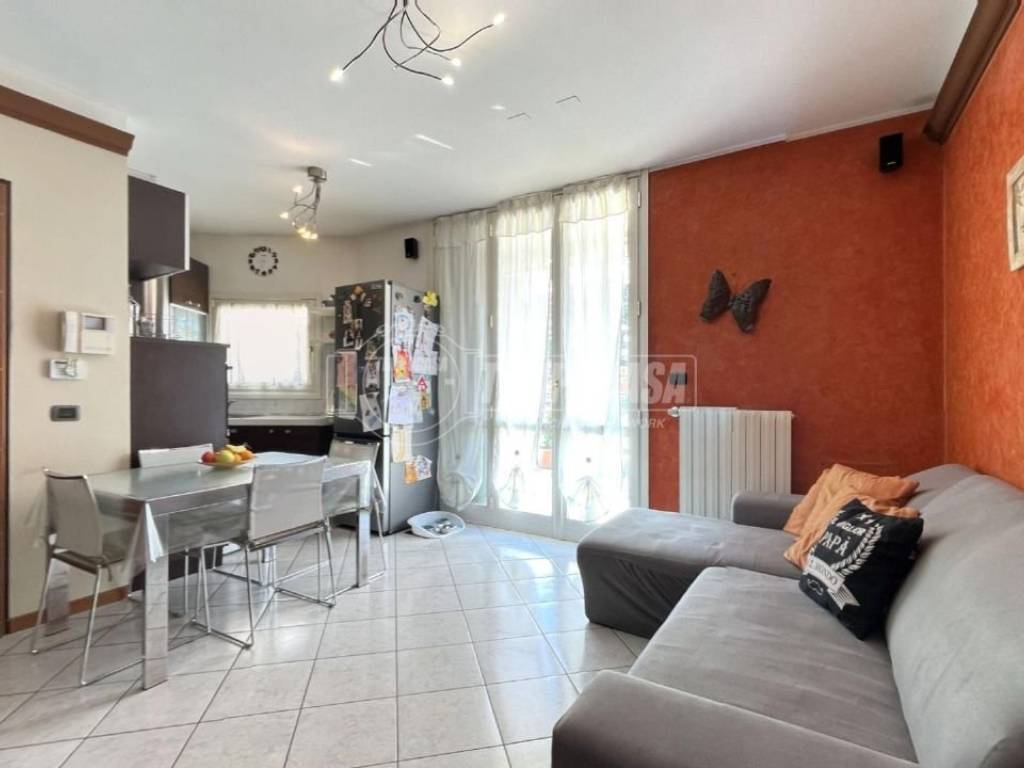 Appartamento a Brugherio in Viale Lombardia - Foto 4