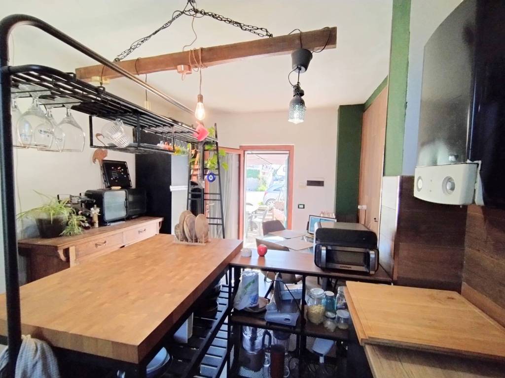 Casa indipendente a Corbetta in Via Ippolito Nievo, 14 - Foto 2